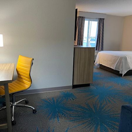 Days Inn By Wyndham Jamestown Exteriör bild