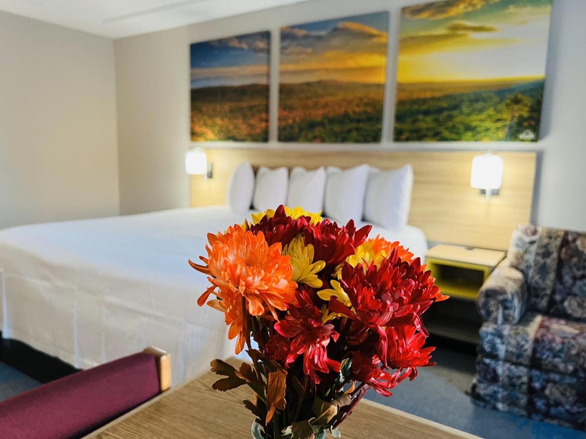 Days Inn By Wyndham Jamestown Exteriör bild
