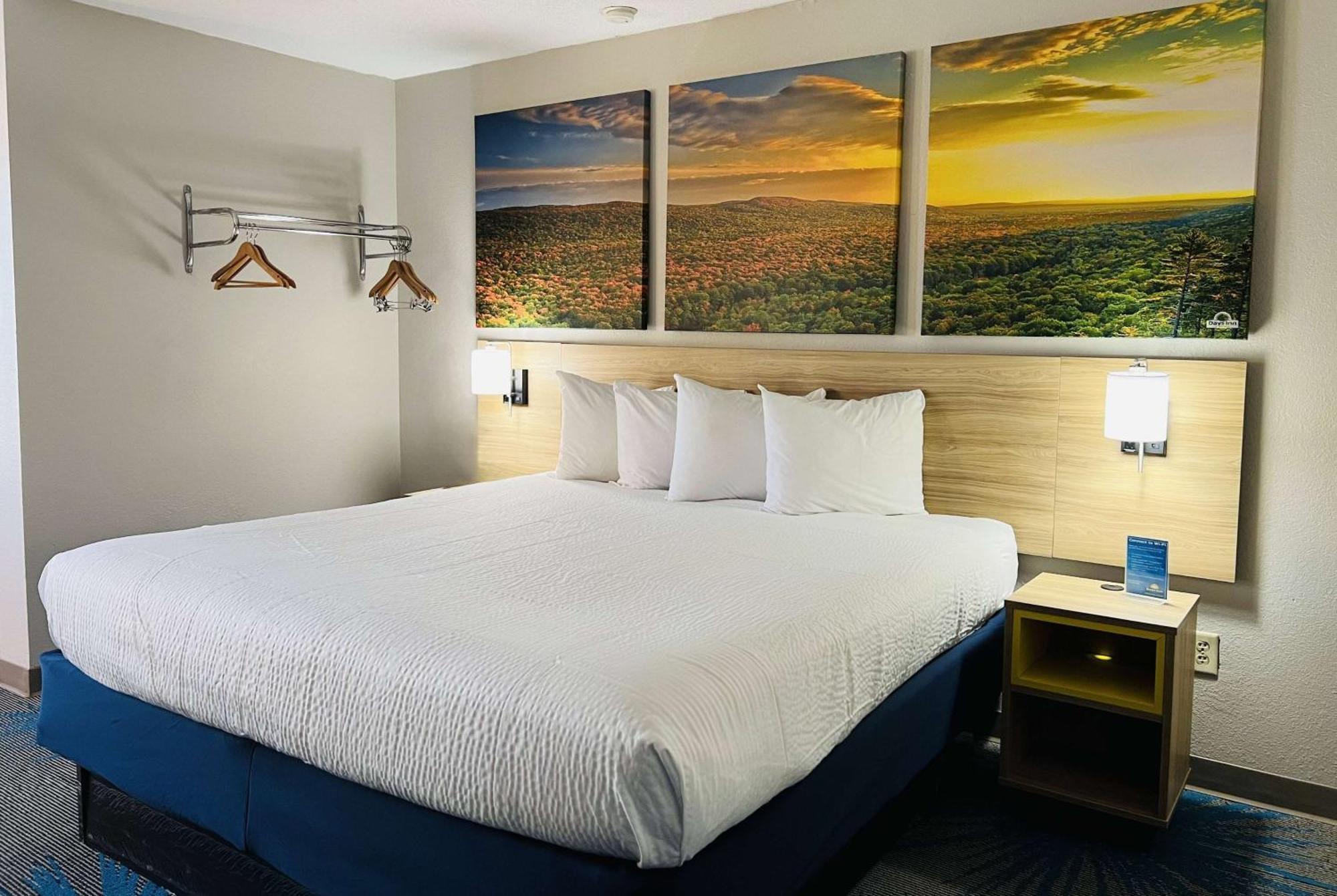 Days Inn By Wyndham Jamestown Exteriör bild