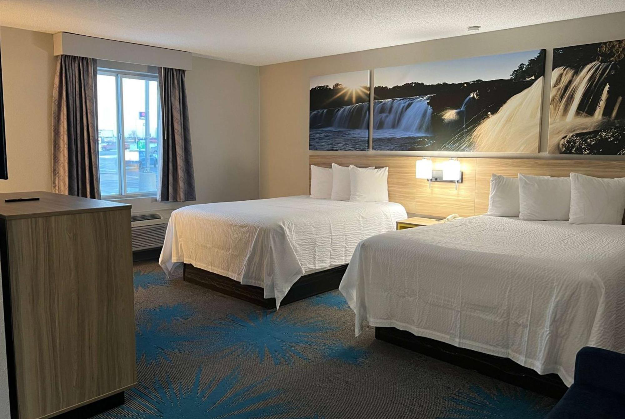 Days Inn By Wyndham Jamestown Exteriör bild
